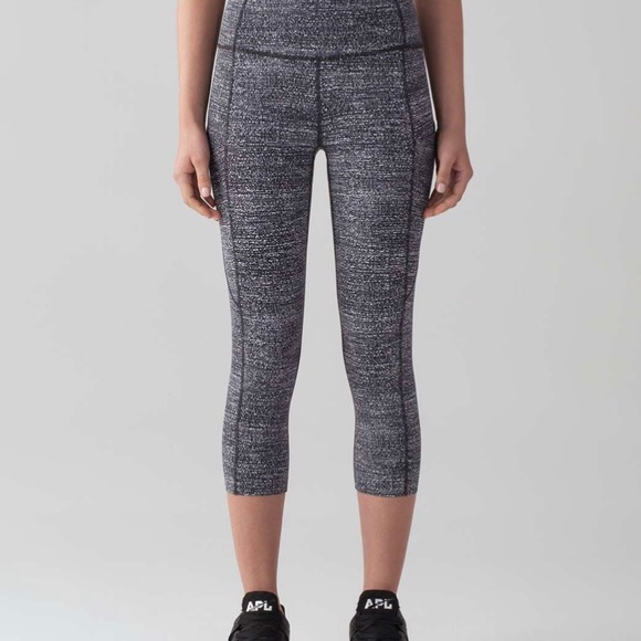 Lululemon Fast & Free Crop 19” Nulux, EUC - Picture 2 of 9